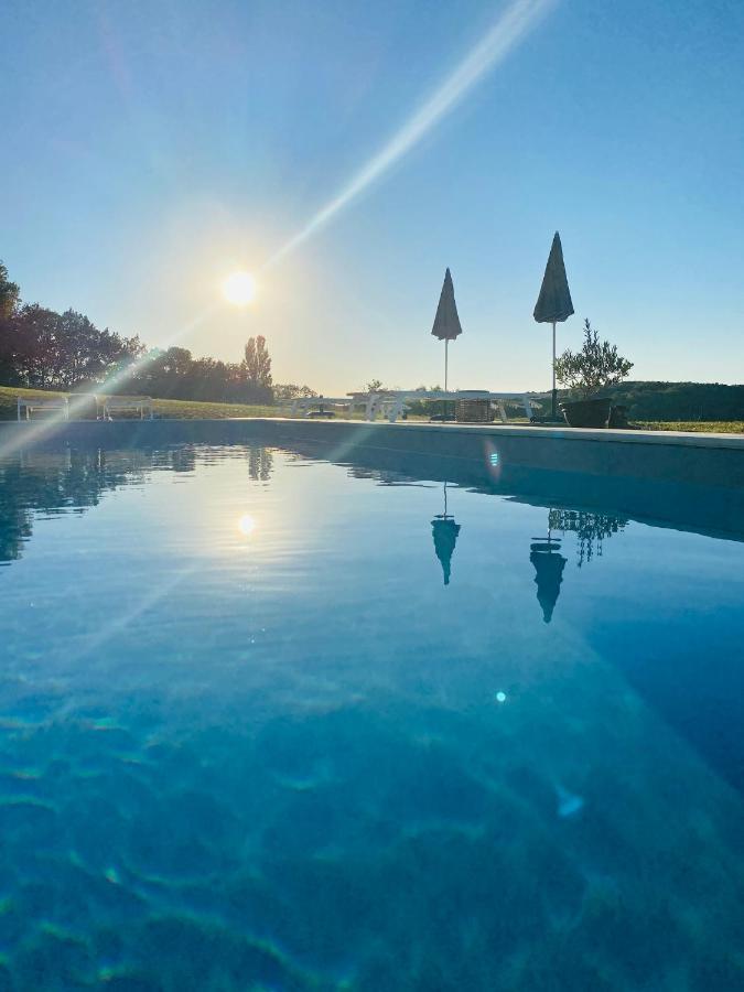 Domaine De Cazal - Gite 2 Pers Avec Piscine Au Coeur De 26 Hectares De Nature Preservee Saint-Cyprien  Dış mekan fotoğraf